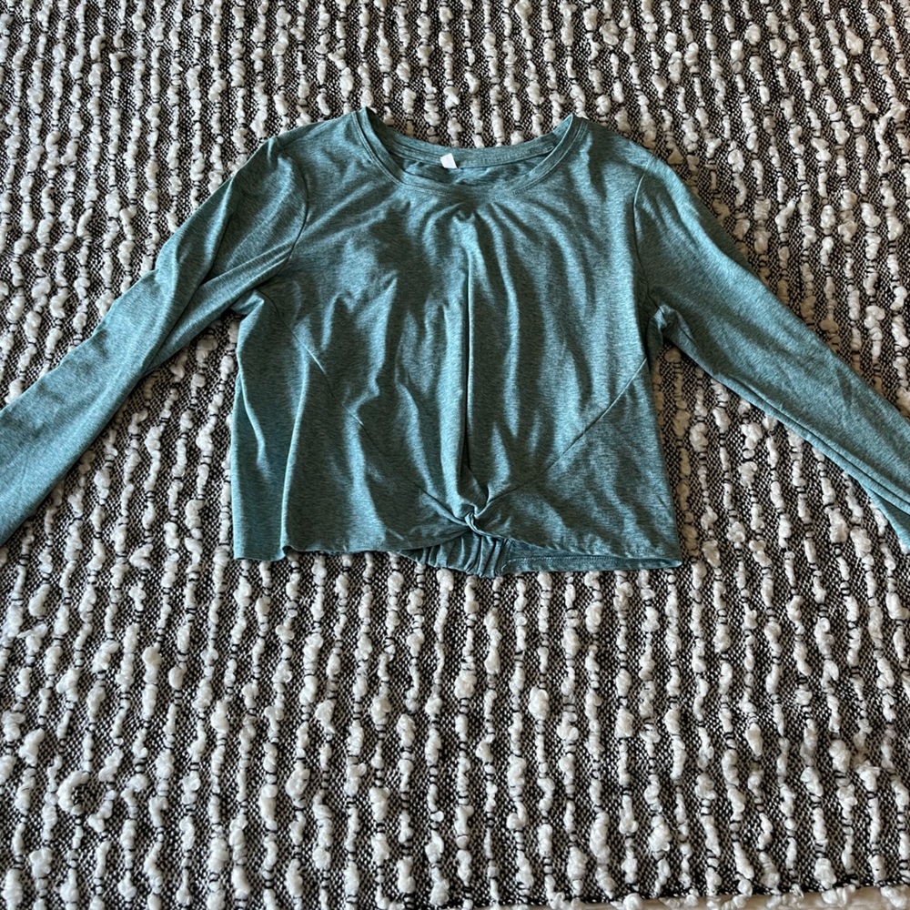 Twist workout crop top